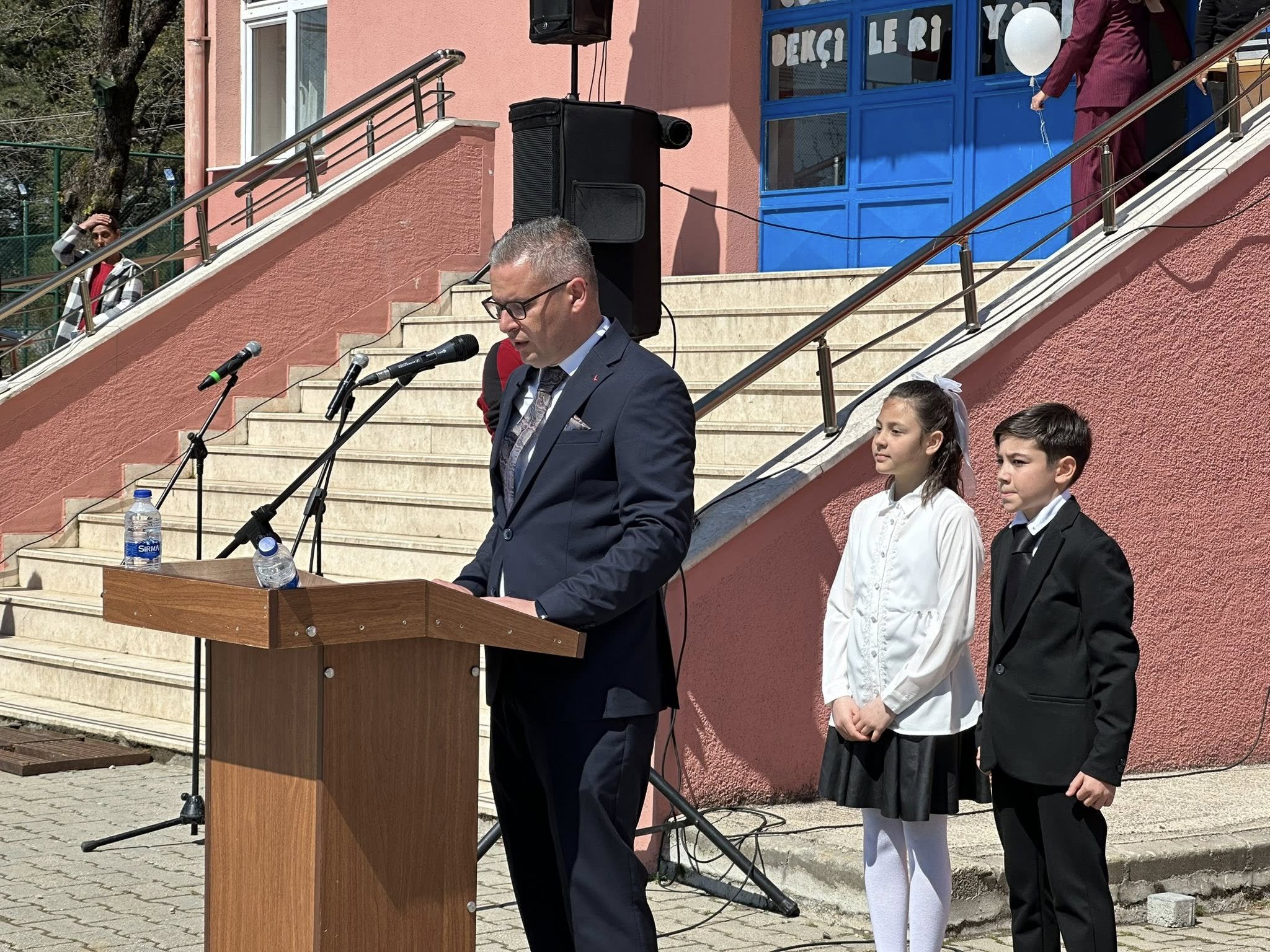 677657766 10163538953279331 329754908229070195 N