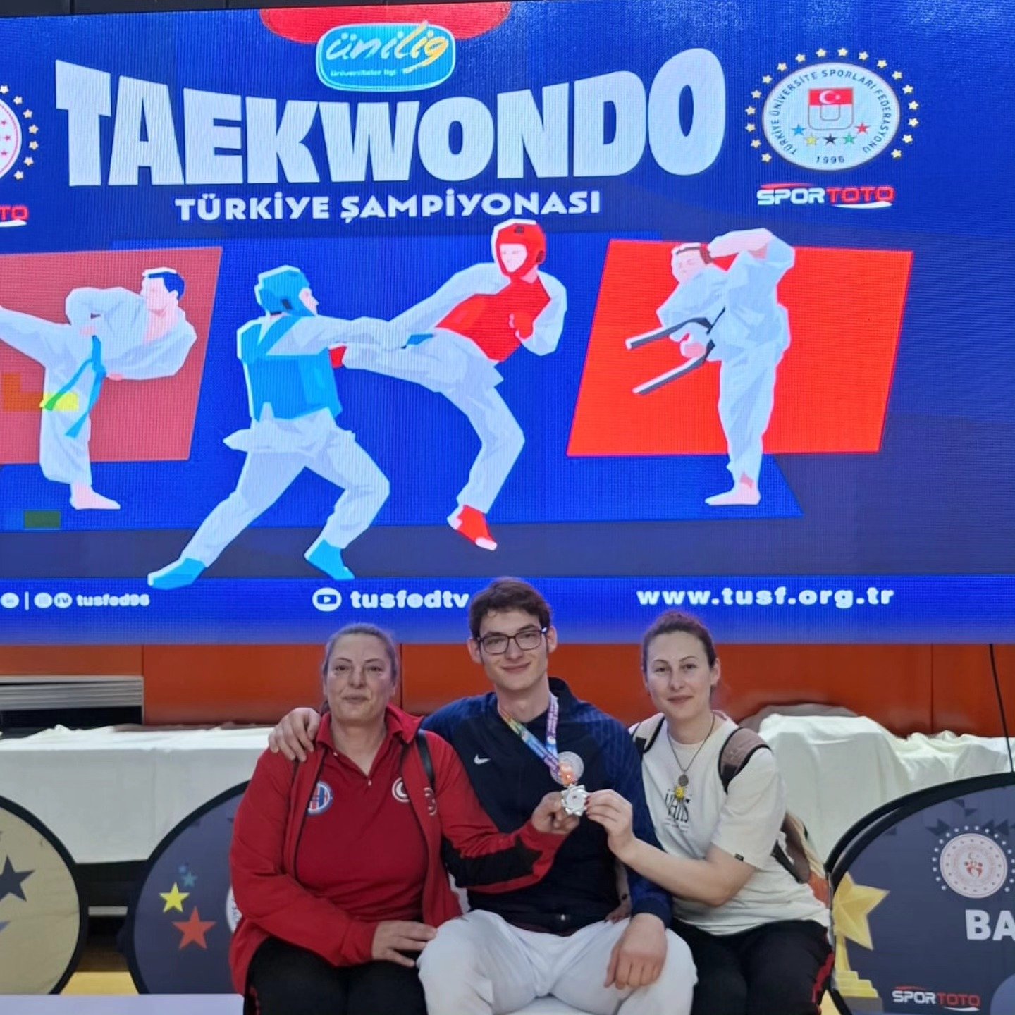 678146240 26805842475713015 7649543679872139753 N