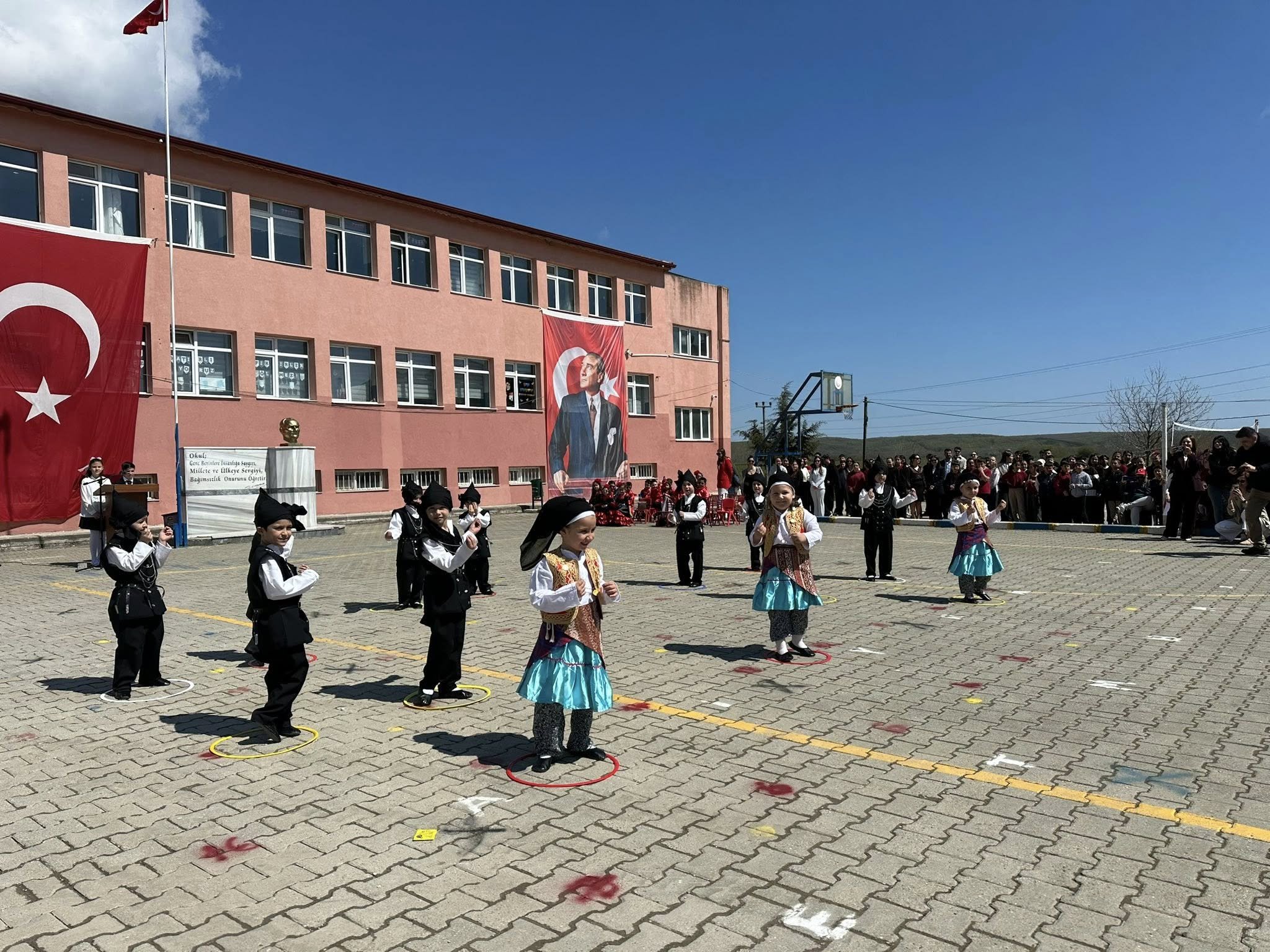 678553103 10163538949979331 1759746130558259267 N