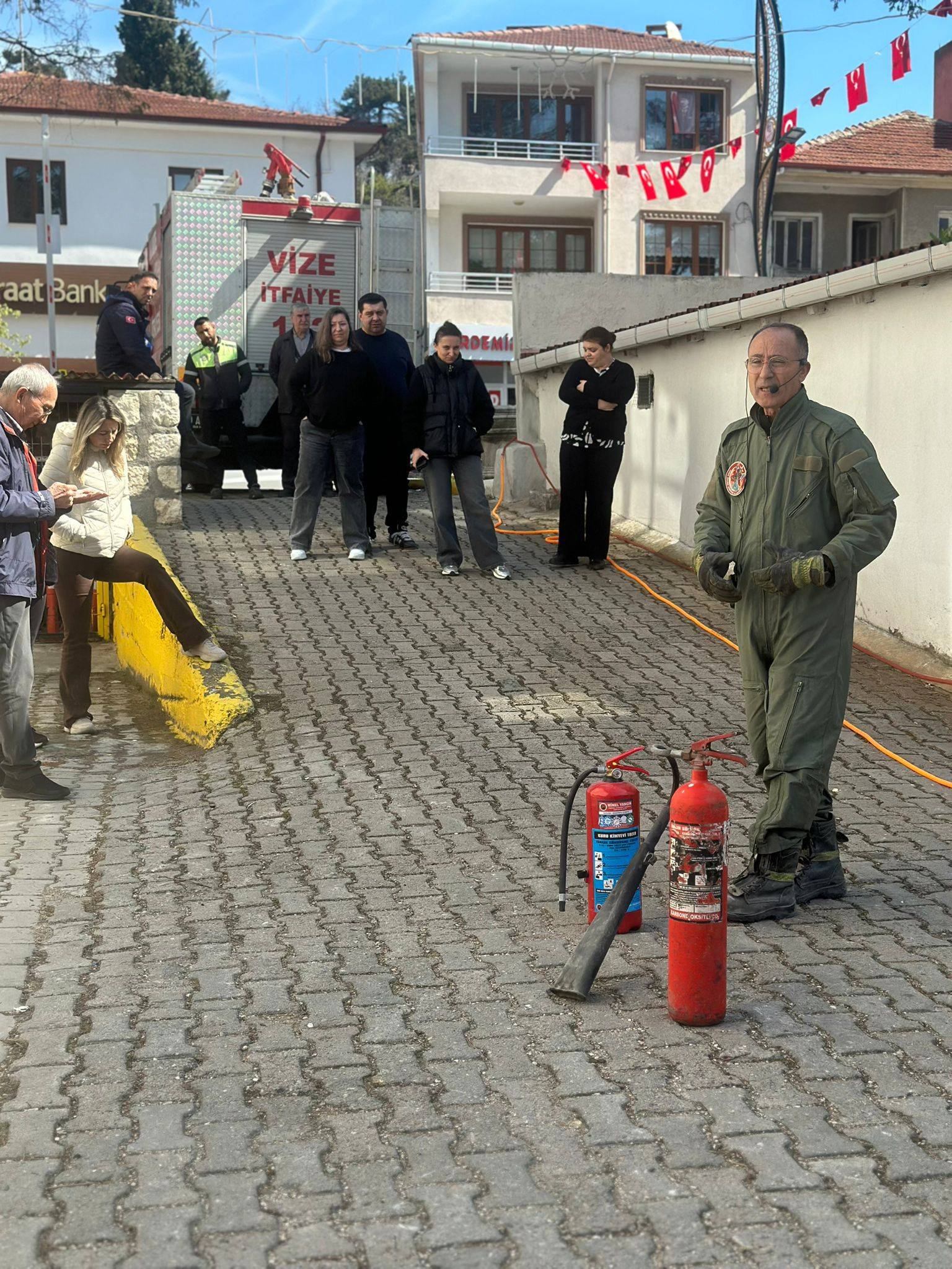 678741279 1395593909278263 659208933598063209 N