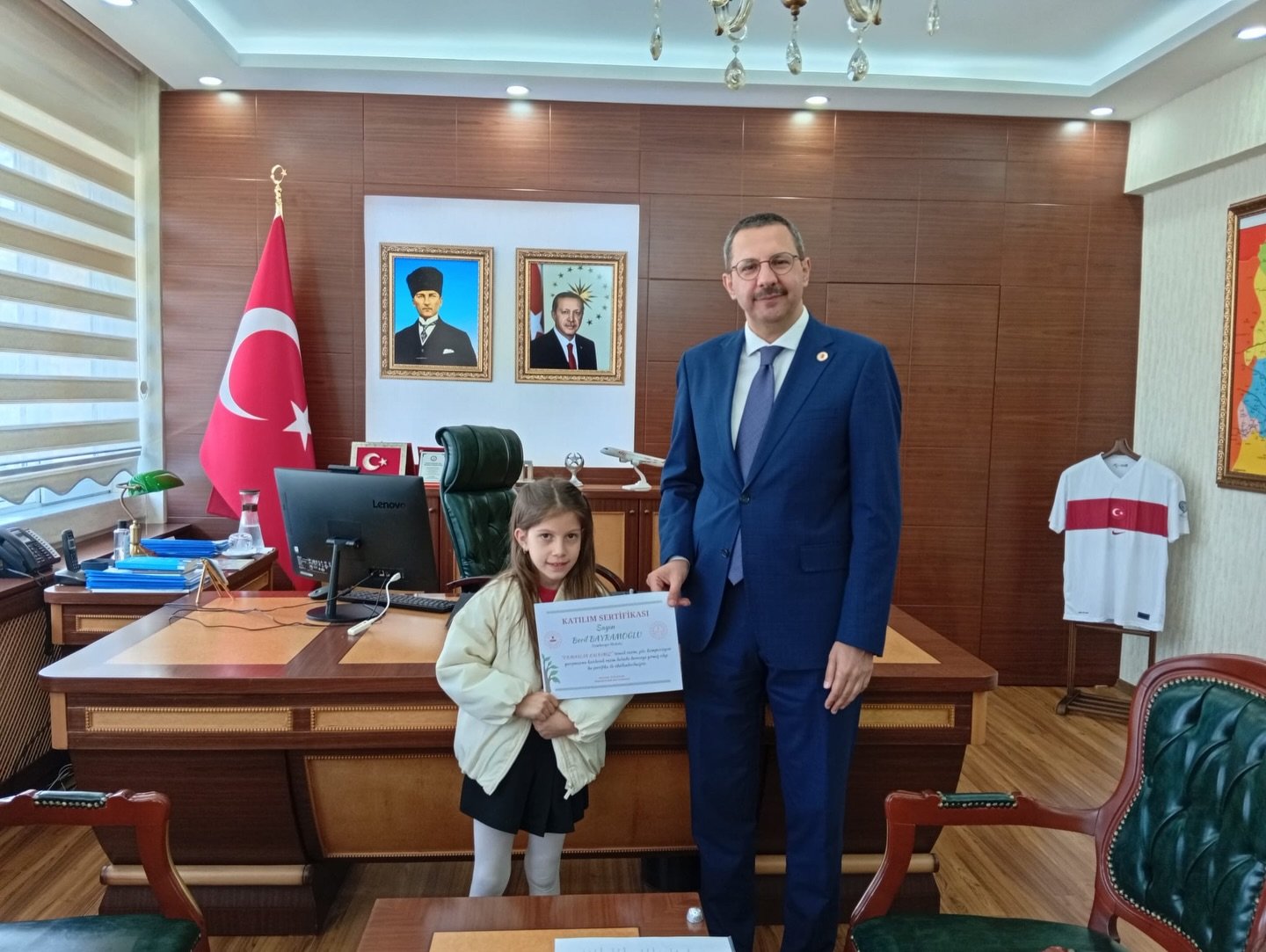 681552105 18048230195726746 1428070478960454969 N