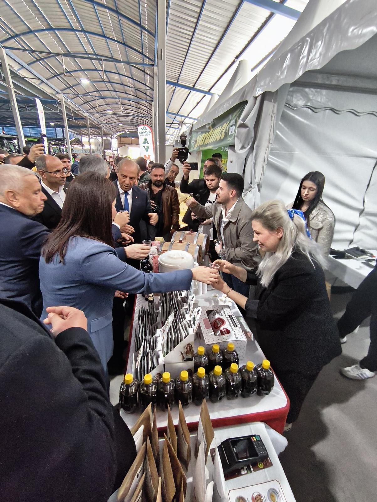 82916B7B 9737 424F 83Ee 3800De3Cc153