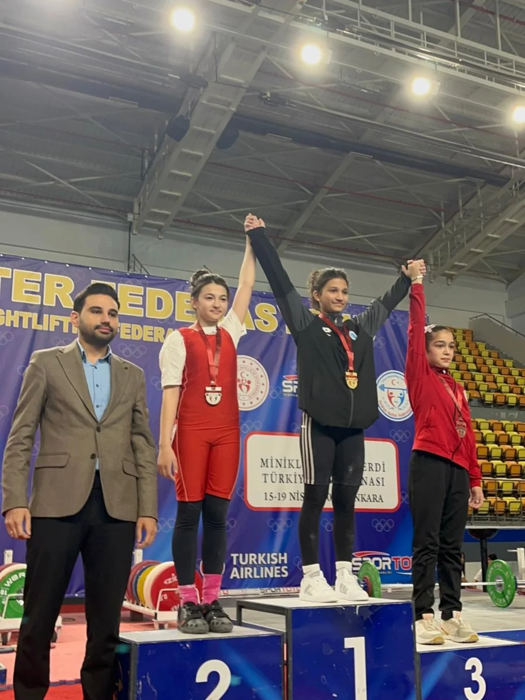 Ankara Ili Yenimahalle’de 14 19 Nisan Tarihleri Arasında Düzenlenen Minikler Ferdi Türkiye Halt