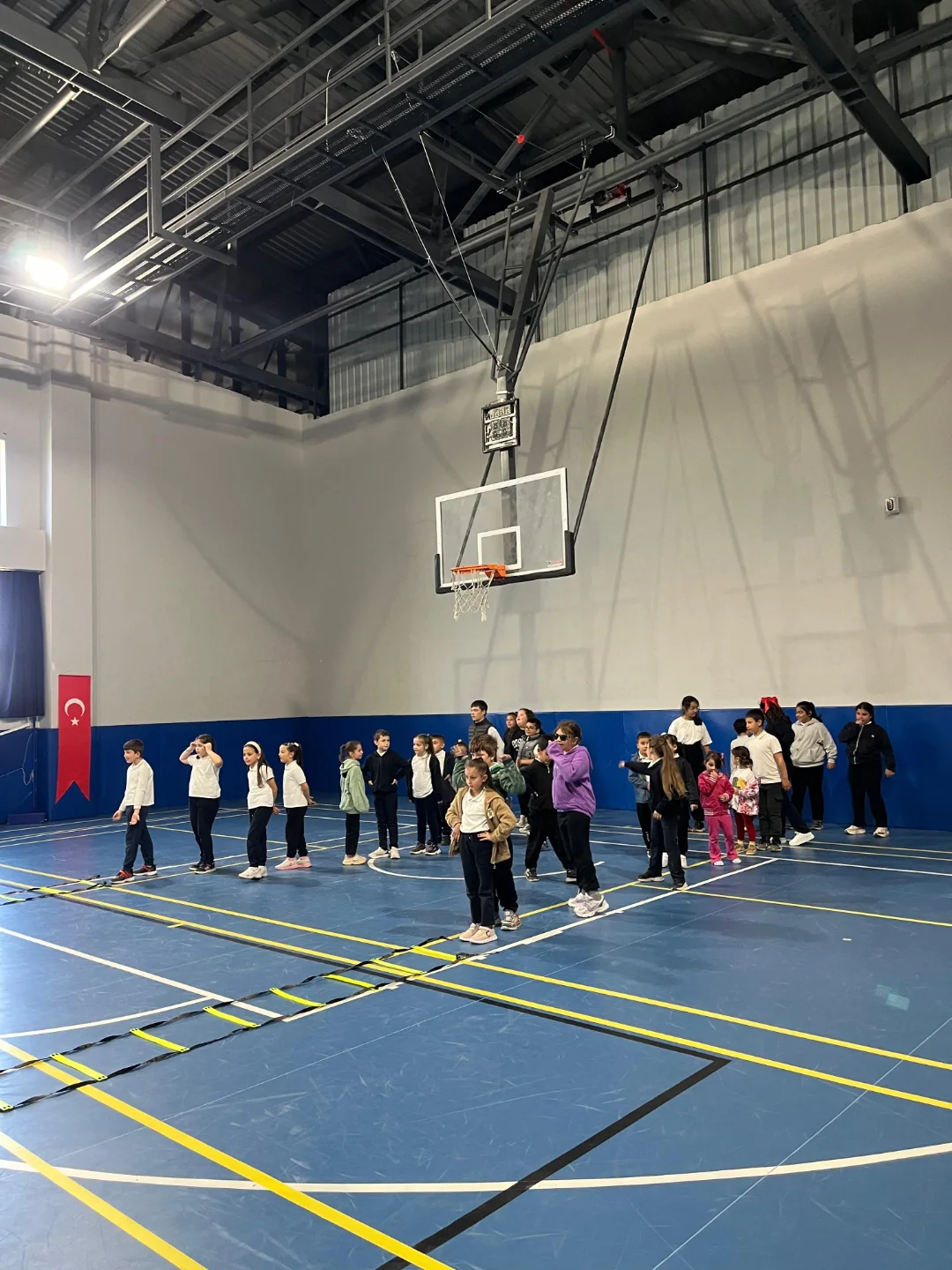 🏟️ Bugün Hamitabat Nazmi Uçak İlkokulu Öğrencilerini Lüleburgaz Spor Salonu’nda Ağırlamaktan B (2)