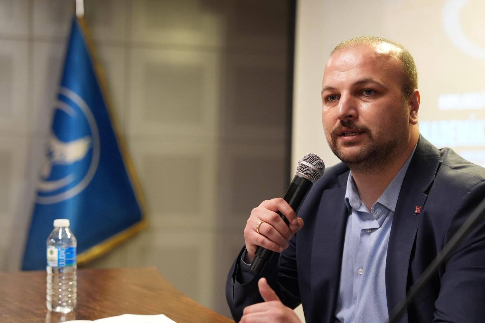 F74296F9 69F0 4415 B8Ee 11B4B47D4219