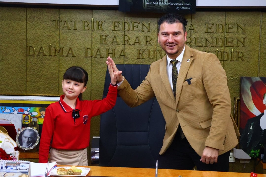 Gazi Mustafa Kemal Atatürk’ün Tüm Dünya Çocuklarına Armağan Ettiği 23 Nisan Ulusal Egemenlik Ve (2)