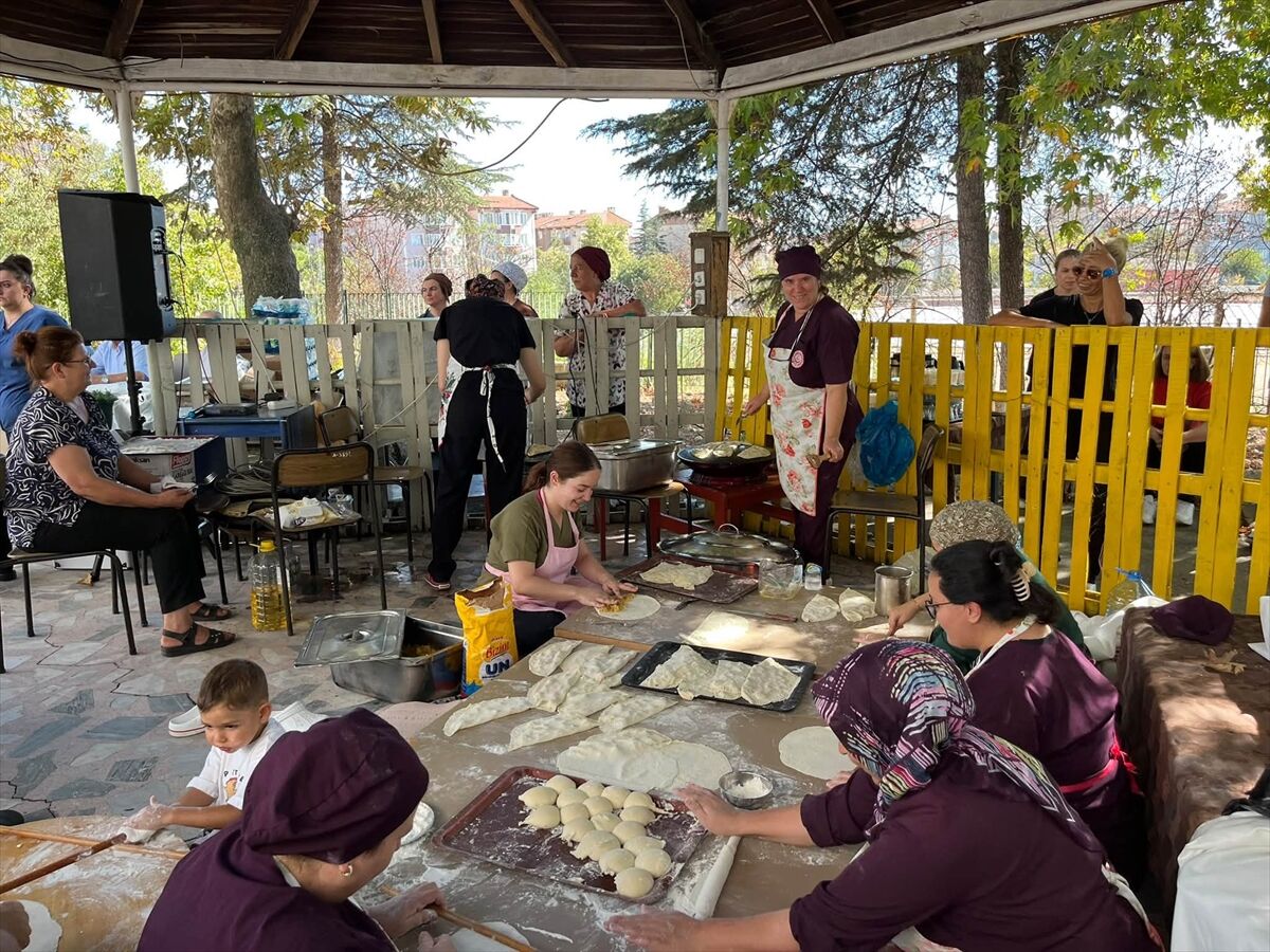 Huzurevi Sakinleri Gözleme Etkinliğinde Buluştu