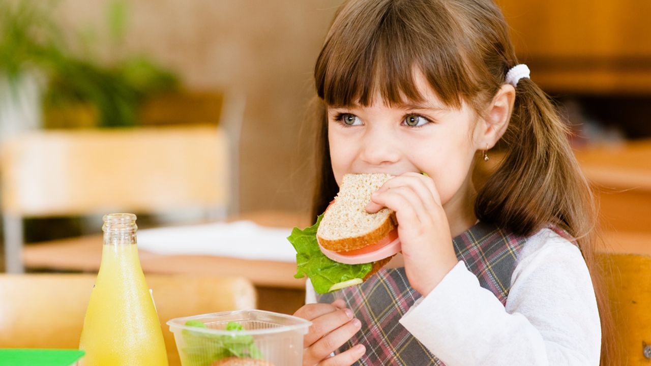 Okul Çağı Çocuklarına 5 Sağlıklı Beslenme Önerisi!