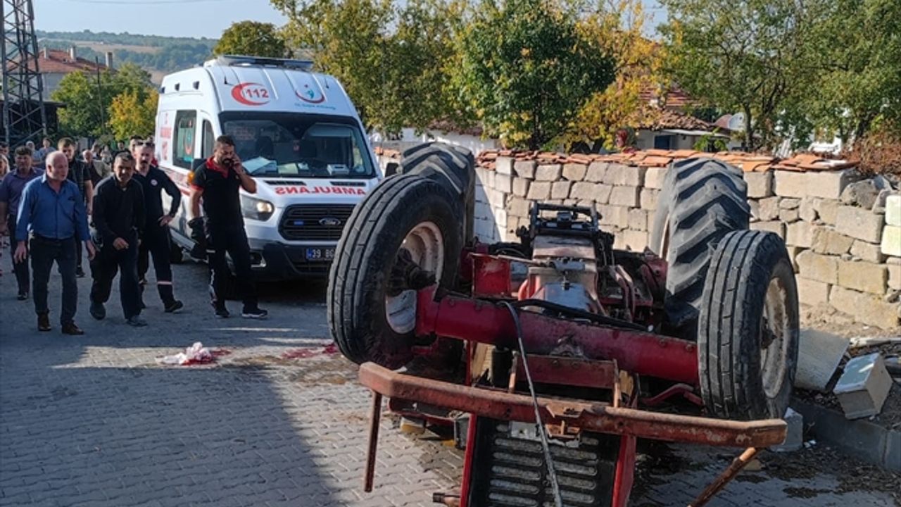 Traktör Devrildi, 2 Kişi Yaralandı