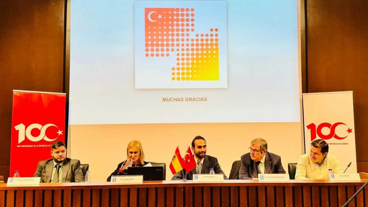 Kırklareli Üniversitesi Akademisyeni Türkiye-İspanya İlişkilerini Anlattı