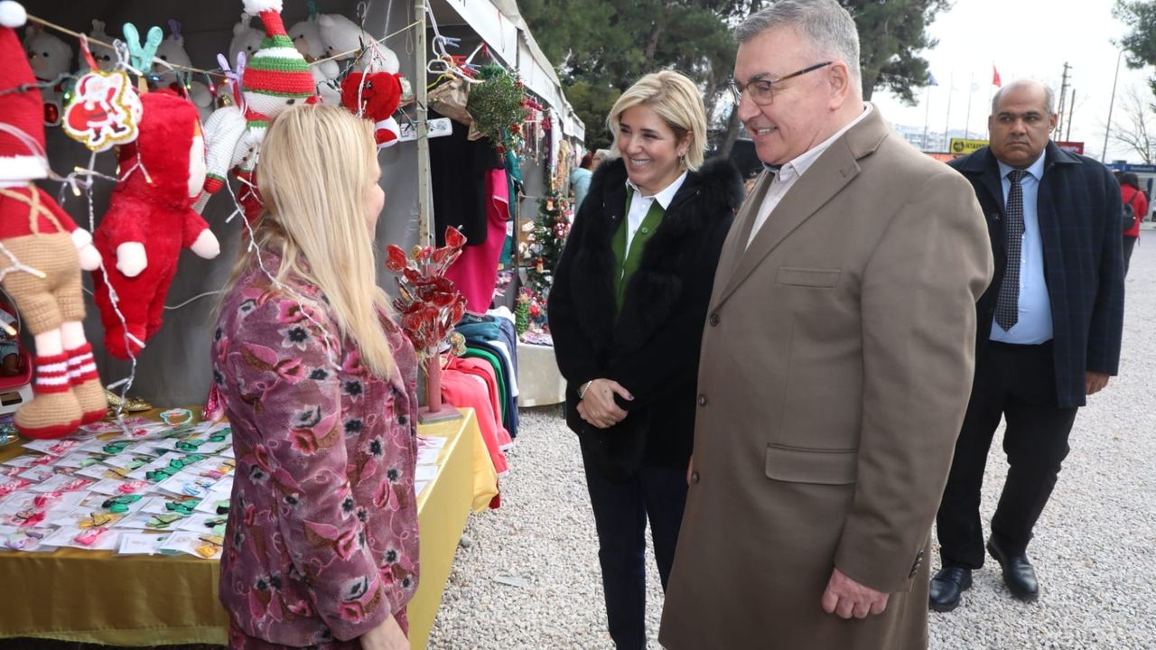 Başkan Kesimoğlu, Emek Standlarını Ziyaret Etti