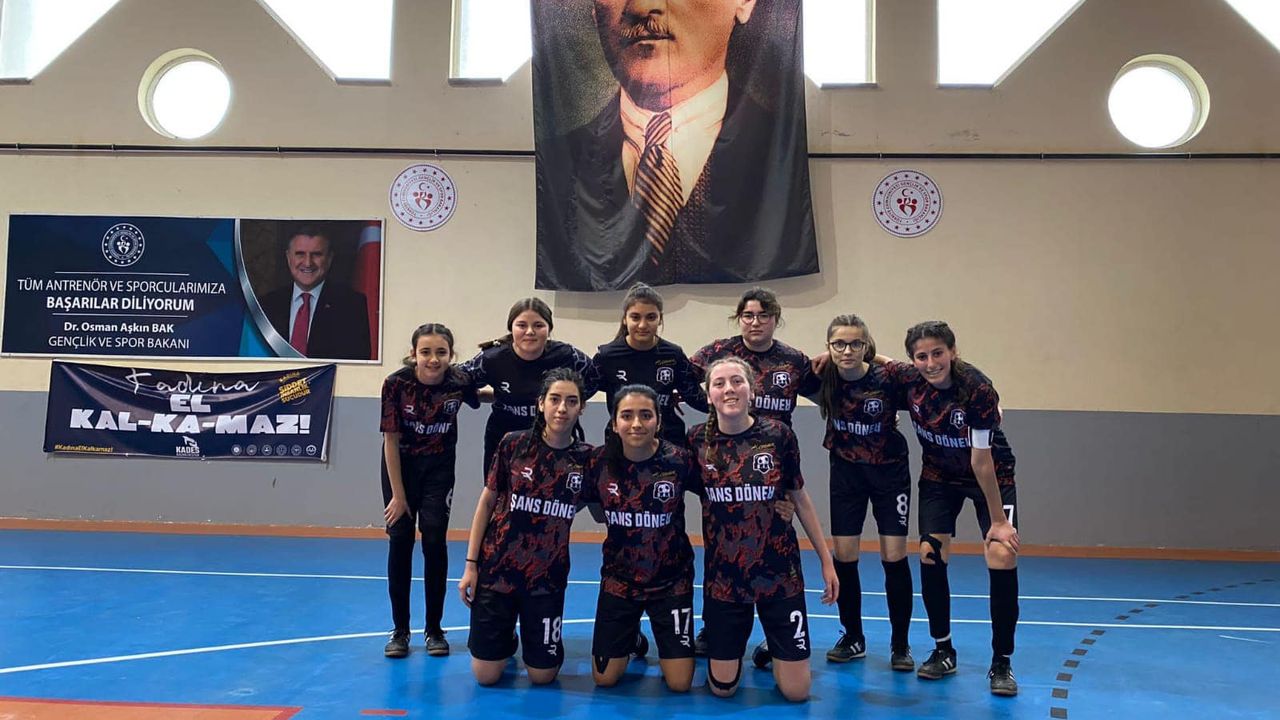 Alkışlar Demirköy Kız Futsal Takımına