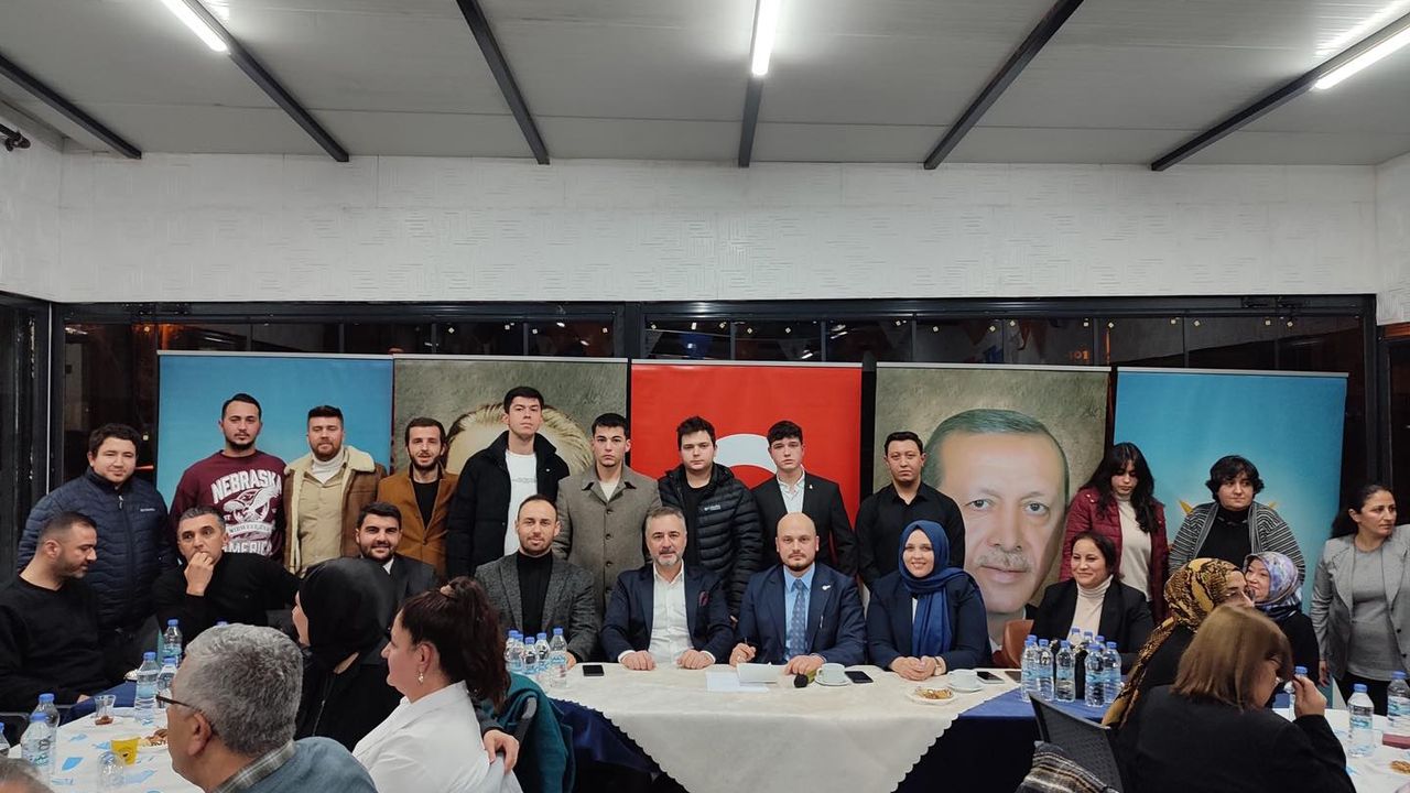 AK Parti’de Sandık Toplantısı