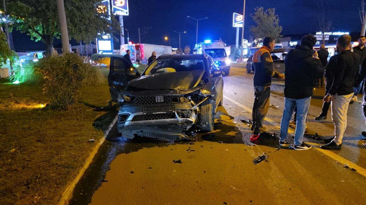 3 Aracın Karıştığı Kazada 1 Kişi Yaralandı