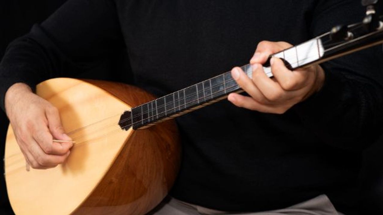 Halk Eğitim Merkezinden Bağlama Eğitimi
