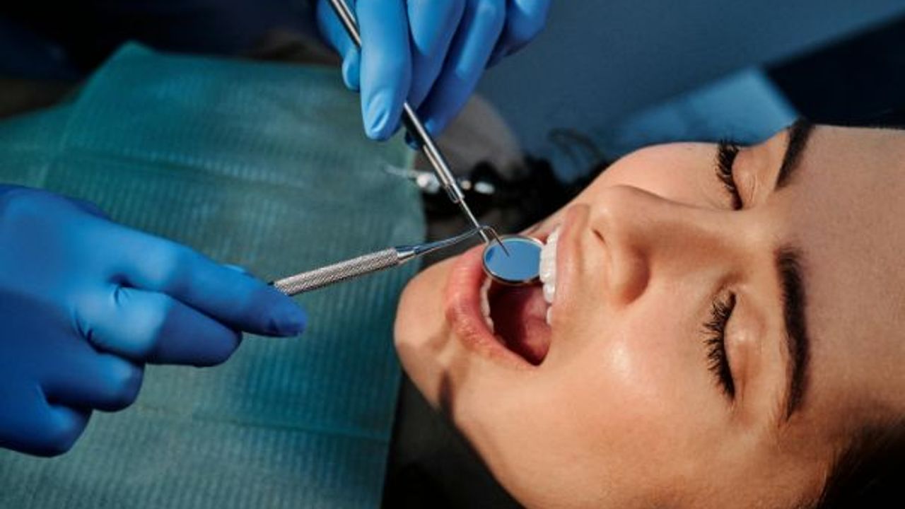 Diş Eti Çekilmesinin En Büyük Sebebi Diş Taşı!