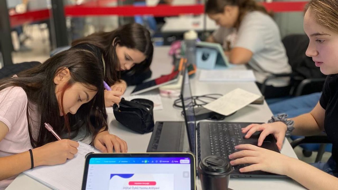 Cumhuriyet Ortaokulu Öğrencilerinden Yaratıcı Çalışmalar