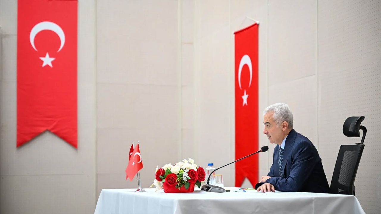 Vali Turan, “Temel İlke Şeffaflık, Hesap Verebilirlik”