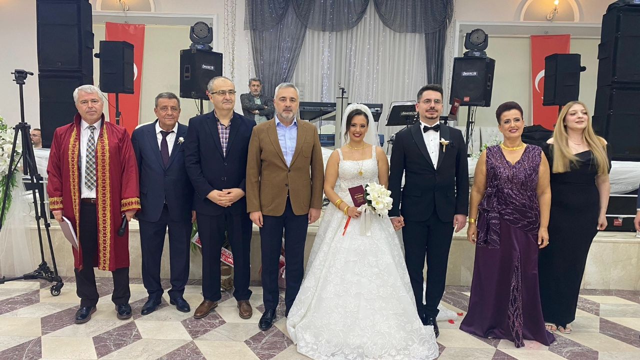 Nursu ve İbrahim, Görkemli Bir Düğünle Hayatlarını Birleştirdi