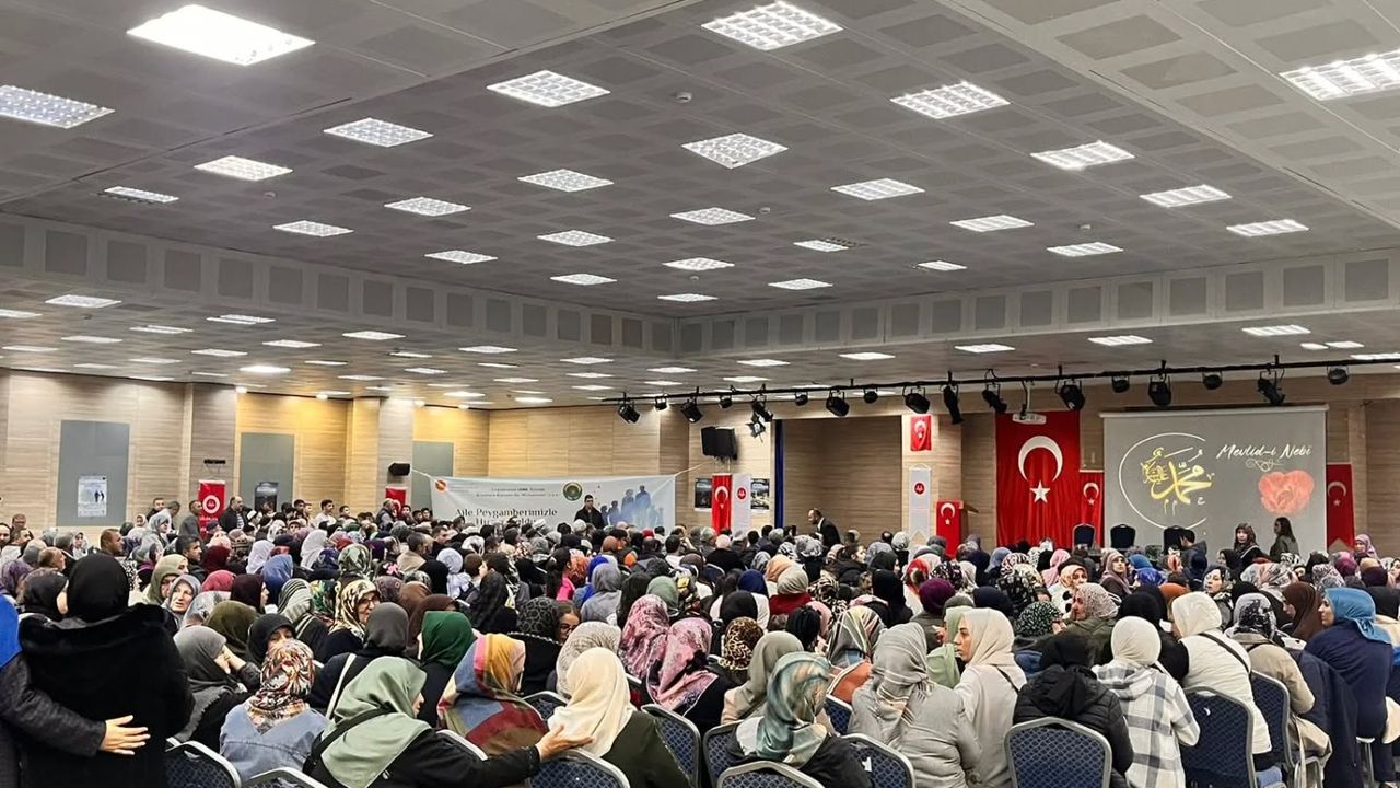 Lüleburgaz’da Mevlid-i Nebi Programı Düzenlendi