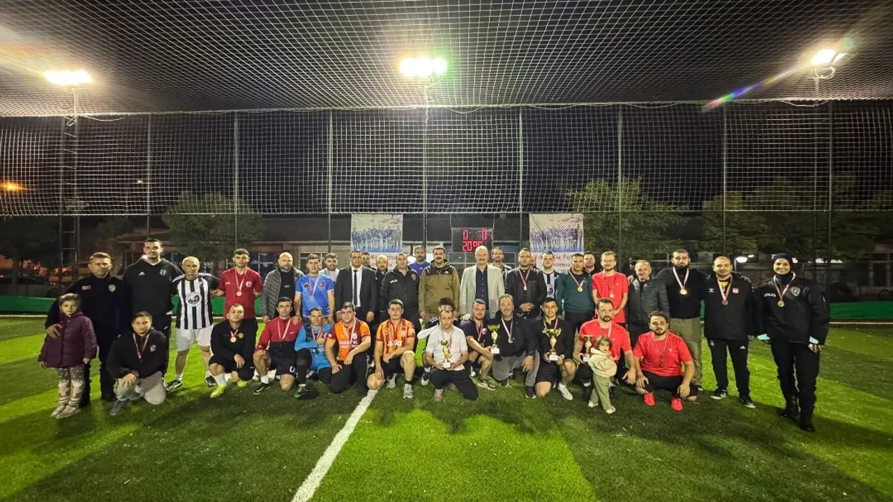 Pehlivanköy’de Kupalar Sahiplerini Buldu