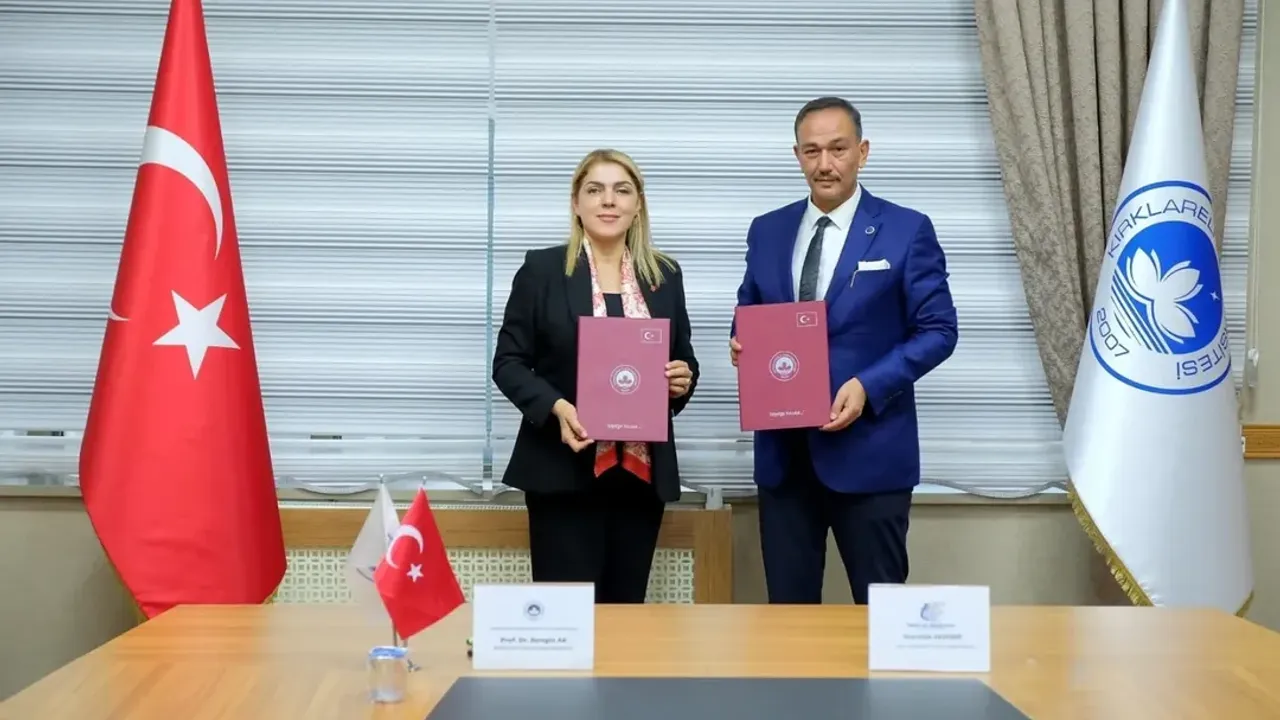 Rektör Ak, İş Birliği Protokolünü İmzaladı