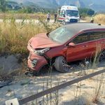 Araç Yol Kenarına Devrildi, 2’si Çocuk, 4 Yaralı