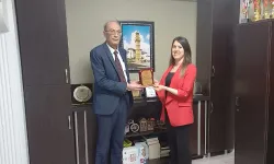 Başarılı Eğitimcilere Plaket Verildi