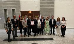 Yeni Başkan Mazbatasını Alarak Göreve Başladı