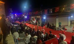 Binler Cumhuriyet Aşkıyla Yürüdü