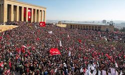 ANITKABİR’DE ZİYARETÇİ REKORU