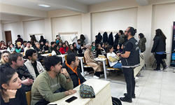 “Bağımlılıkla Mücadele” Konferansına Öğrencilerden Yoğun İlgi