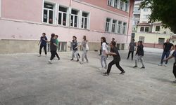 Önce Eğitim Verdiler, Sonra Yakan Top Oynadılar