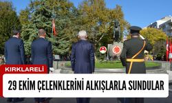 KIRKLARELİ; 29 Ekim Çelenklerini Alkışlarla Sundular