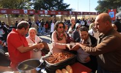 Edirne'deki Festivalde Meşhur Tava Ciğeri İçin Kuyruk Oluşturdu