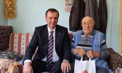 Başkan Özalp’den Yaşayan Çınara Ziyaret