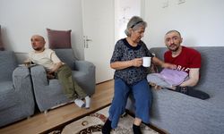 Babaeski! Engelli İki Oğluna Şefkatle Bakıyor
