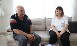 Fedakar Baba "Meleğim" Diye Sevdiği Engelli Kızına Gözü Gibi Bakıyor