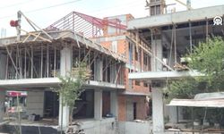 Ördüğü Duvarın Altında Kaldı
