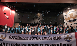 Coşkulu Atmosferde Mezuniyet Sevinci