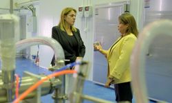 Rektör AK, Laboratuvarlarda İncelemelerde Bulundu