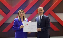 Rektör Ak, Törenle Mazbatasını Aldı