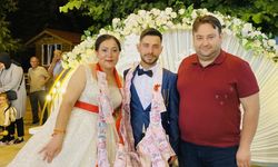 Başkan Gün Genç Çifti Yalnız Bırakmadı