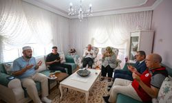 Şehit Ailelerini Yalnız Bırakmıyor!