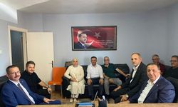 Kaymakam Özderin Siyasi Partilere Ziyarette Bulundu