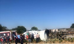 Tekirdağ'da Kum Yüklü Kamyon Bariyerlere Girdi