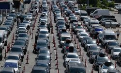 Kapıkule'de Gurbetçilerin Dönüş Yolculuğu Sürüyor