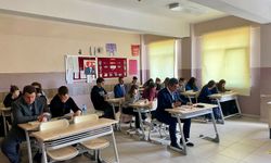 Kaymakam Özderin, Öğrencilerle Kitap Okudu