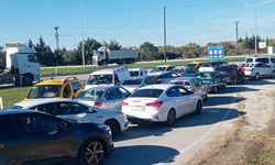 Kırklareli’nde Araçlar Akın Akın Türk Yıldızlarına Gidiyor