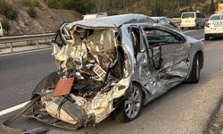 Zincirleme Trafik Kazası; 4 Araç Birbirine Girdi